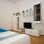 Adria Apartman *
